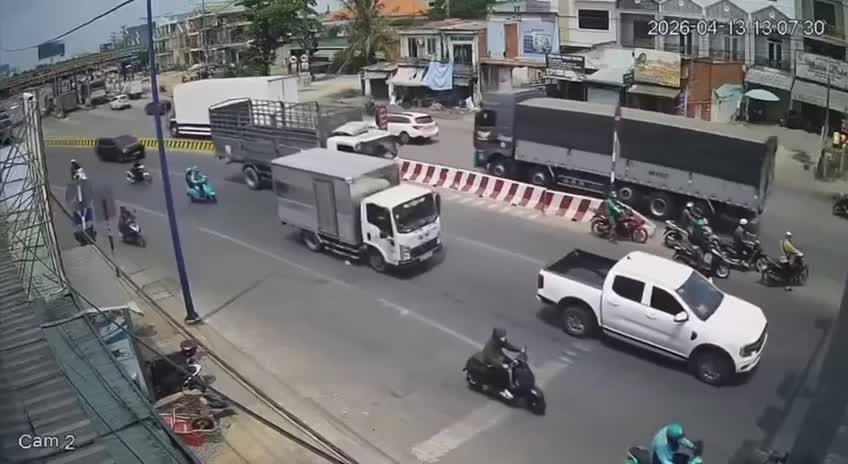 不是远离大车才是王道.MP4